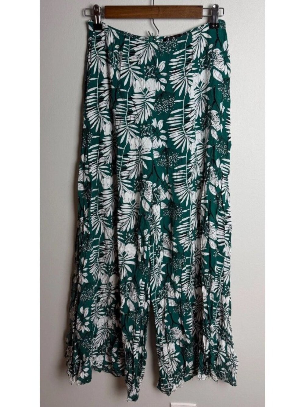 Lulus Green Floral Wide Leg Tropical Leaf Print Pants Rayon Size Medium Women’s